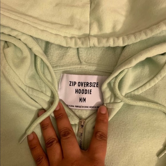 Over Sized Green Hoodie - Picture 3 of 6